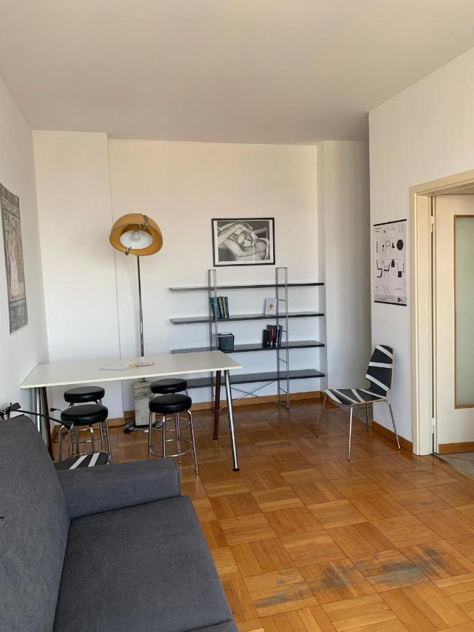 Monolocale Con Vista Su Milano Apartment ภายนอก รูปภาพ
